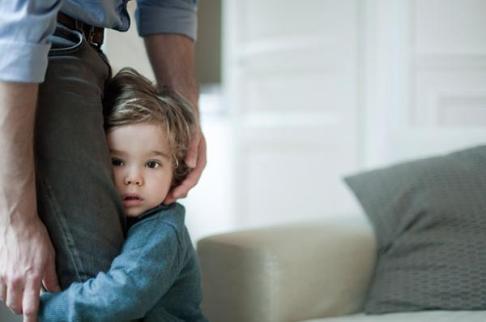 چه کنیم کودکمان از غریبه ها نترسد؟ چه کنیم کودکمان از غریبه ها نترسد؟