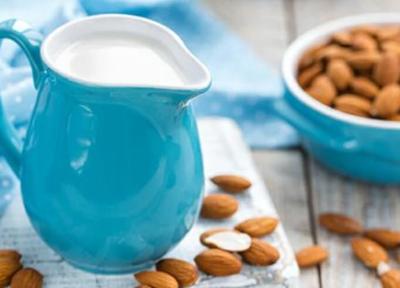 طرز تهیه شیر بادام خانگی