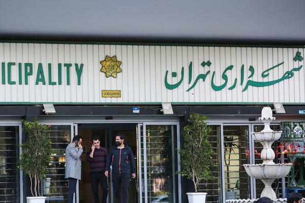 شکایت شهرداری تهران از سمانه پاکدل ، انتشار شایعه مبتذل درباره دختران ایرانی به نقل از زاکانی